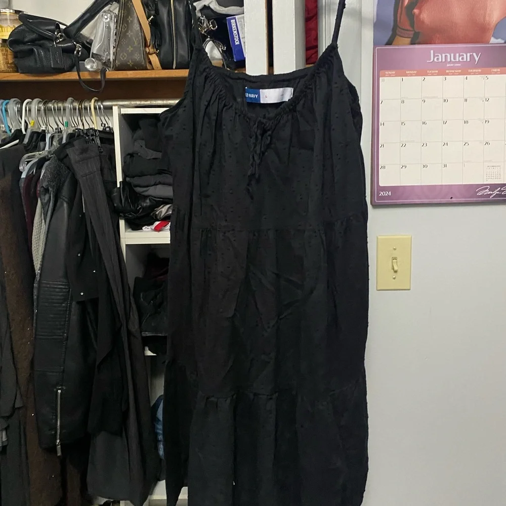 Dress - Picture 1 of 4